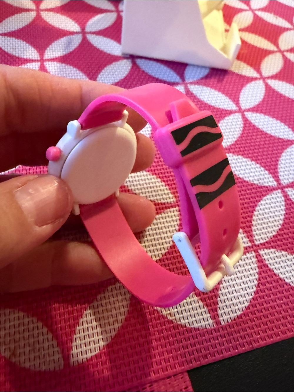 New in Box Crayola Armitron quartz watch from the 80s/90s. Hot pink watch band. - Picture 6 of 9